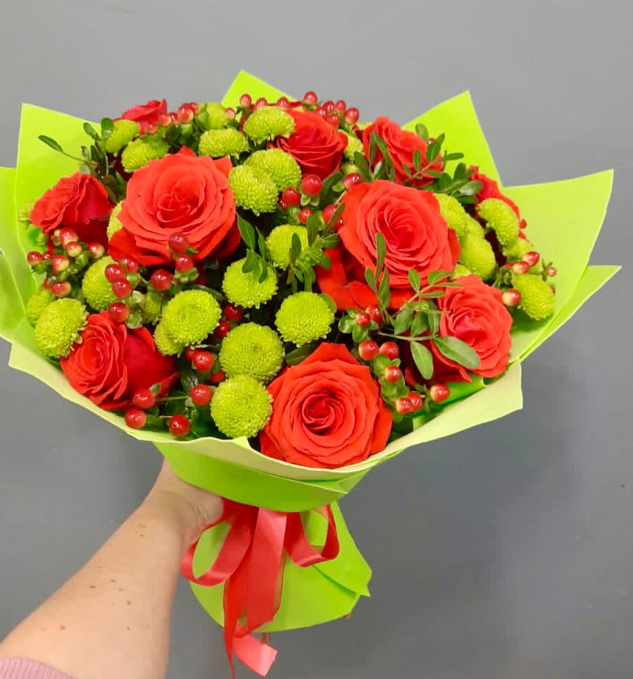 Букет цветов из: Хризантемы и Розы в Красногвардейский