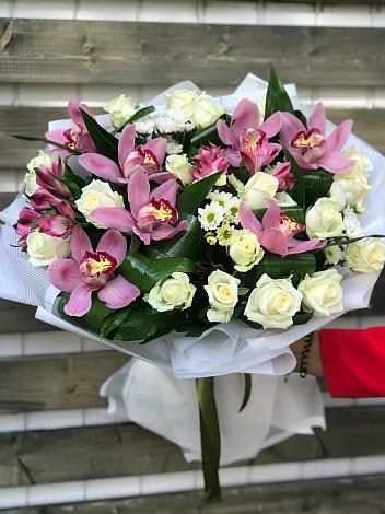 Букет цветов из: Розы и Хризантемы в Красногвардейский