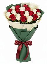 Букет Микс из красных и белых роз в Красногвардейский