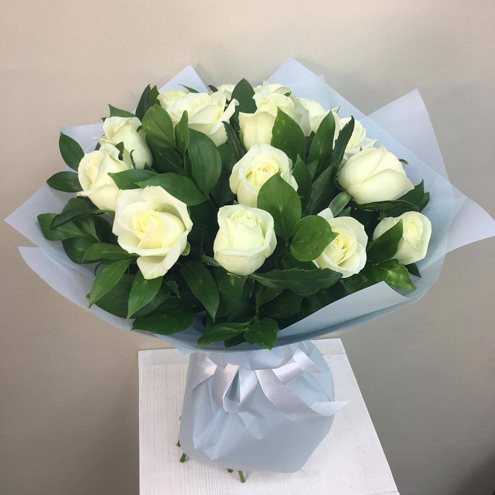 Букет 15 Белых роз Проуд в Красногвардейский