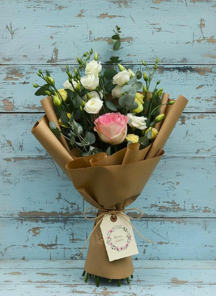 Букет цветов из: Розы и Лизиантусы в Красногвардейский