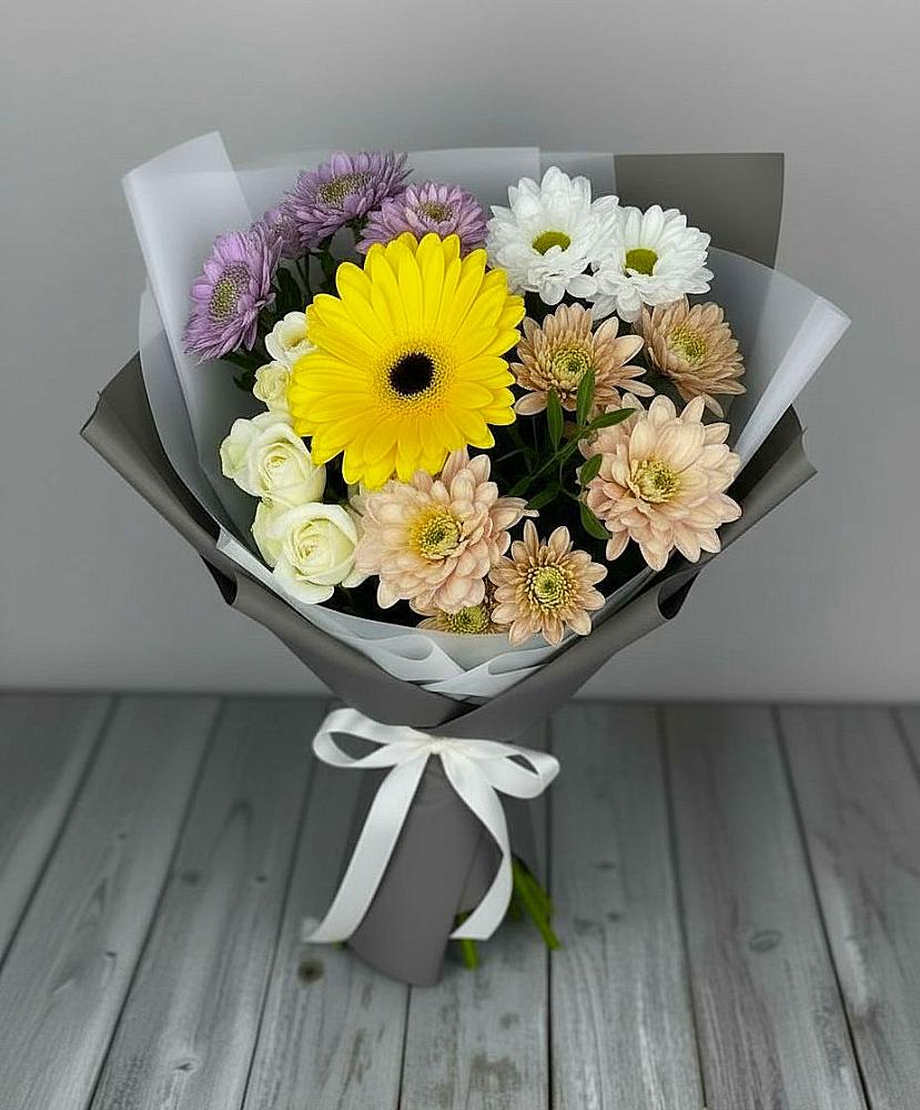 Букет цветов из: Розы, Герберы и Хризантемы в Красногвардейский
