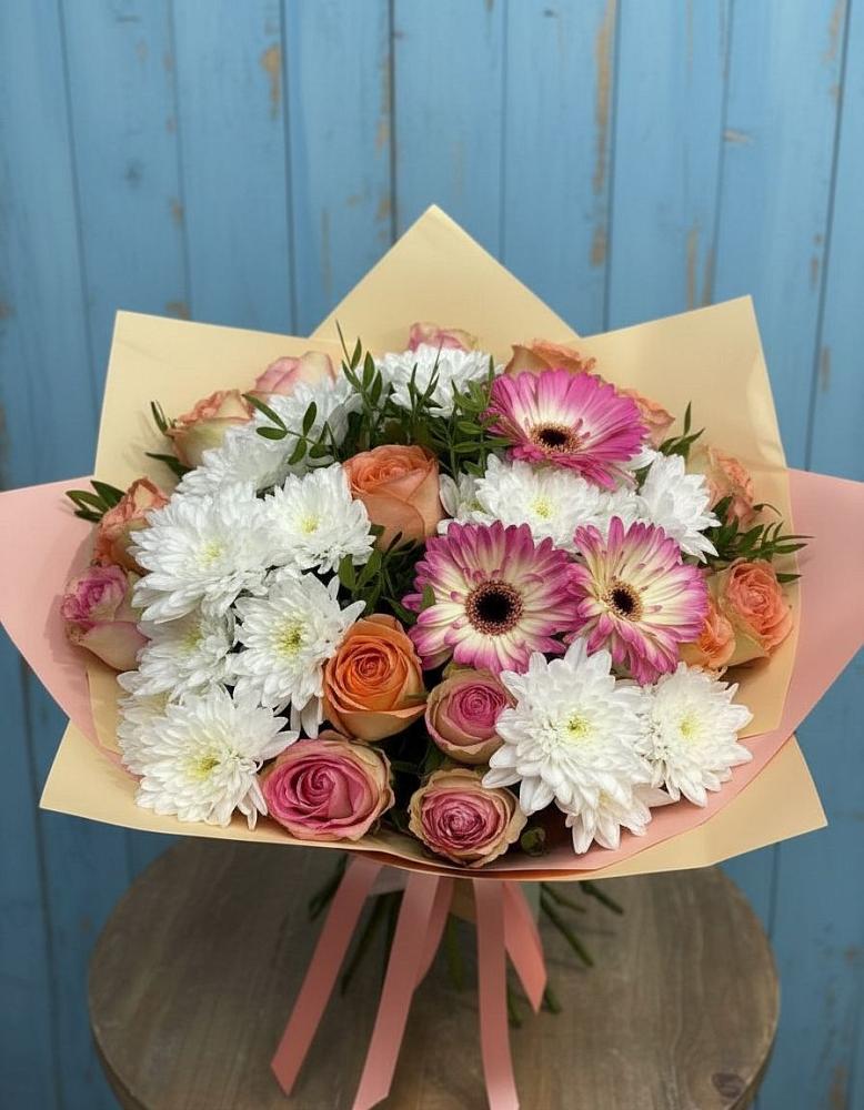 Букет цветов из: Розы, Герберы и Хризантемы в Красногвардейский