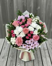 Букет цветов из:  Альстромерии, Гвоздики, Розы и Хризантемы в Красногвардейский