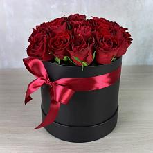 Цветочная композиция из Розы в шляпной коробке в Красногвардейский